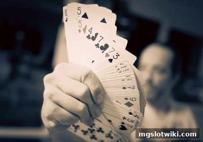 牛牛游戏的心理制胜法则：mg电子游戏介绍带你解读牌桌博弈