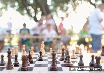 五子棋棋型解析与战术应用——mg电子游戏介绍实战指南